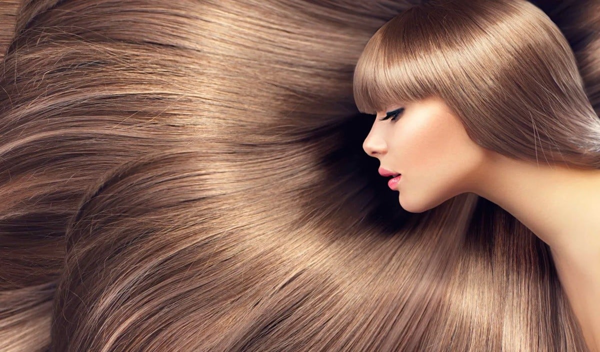 Hair Care: गर्मी में चिपचिपाहट से बाल हो रहे खराब? ये हल्के तेल लौटाएंगे खोई हुई चमक