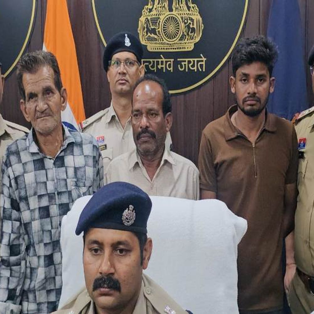 पेंड्रा में सर्राफा व्यापारी को गोली मारने वाले 3 गिरफ्तार:कट्टा-कारतूस और लूटे गए जेवरात बरामद, बिलासपुर का है मास्टरमाइंड, बिहार के 3 शूटर फरार