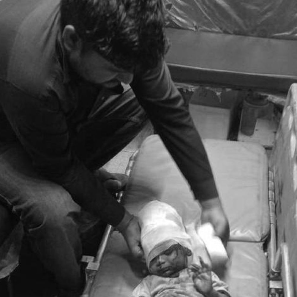 इटावा में ट्रेन से कटकर महिला की मौत:2 साल के बच्चे की हालत गंभीर, डीएफसीसी रेलवे लाइन पर हादसा