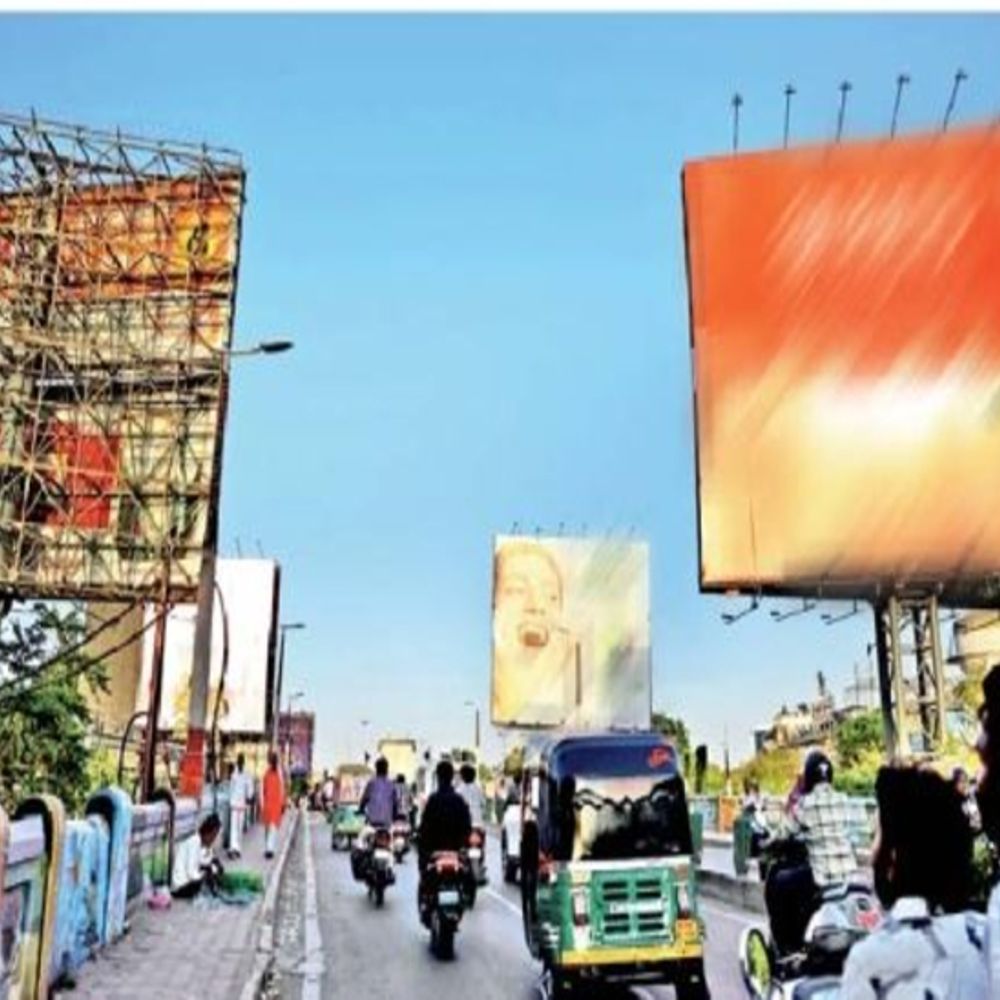 निगम में अब यूनिपोल घोटाला:11 करोड़ के राजस्व नुकसान का आरोप, ईओडब्ल्यू को शिकायत