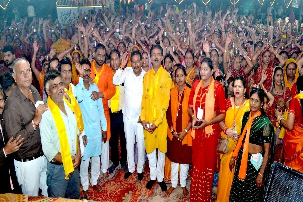 रतलाम में आज रात गो कथा के बाद लगेगा दिव्य दरबार