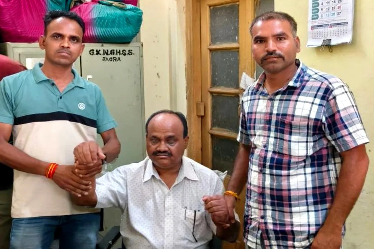 जावरा में रिटायर्ड शिक्षक से 10 हजार रिश्वत लेते पकड़ाया बाबू, लोकायुक्त की बड़ी कार्रवाई
