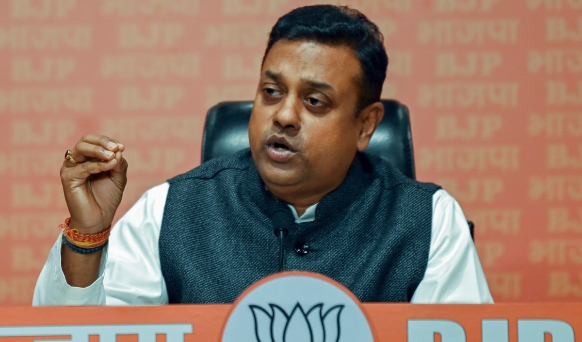 INDIA गठबंधन की बैठक पर Sambit Patra का तंज: अब स्टेडियम नहीं, एक कमरे का ‘ड्रामा’!