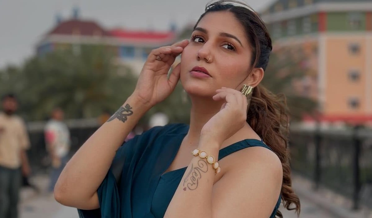 Bollywood Wrap Up | Sapna Choudhary Domestic Violence Case | सपना चौधरी और वीर साहू का विवाद