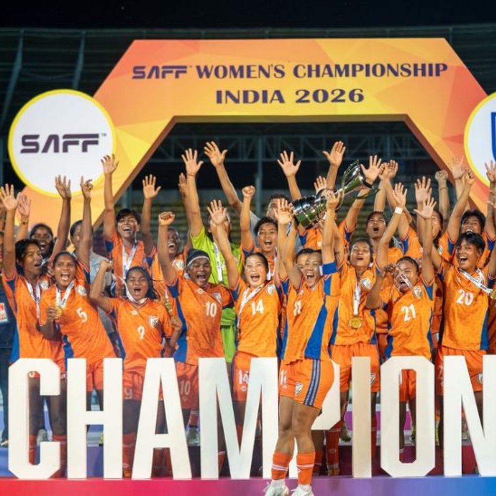 भारत 7 साल बाद साउथ एशियन फुटबॉल चैंपियन बना:महिला टीम ने फाइनल में बांग्लादेश को 3-1 से हराया, रिकॉर्ड छठा टाइटल जीता
