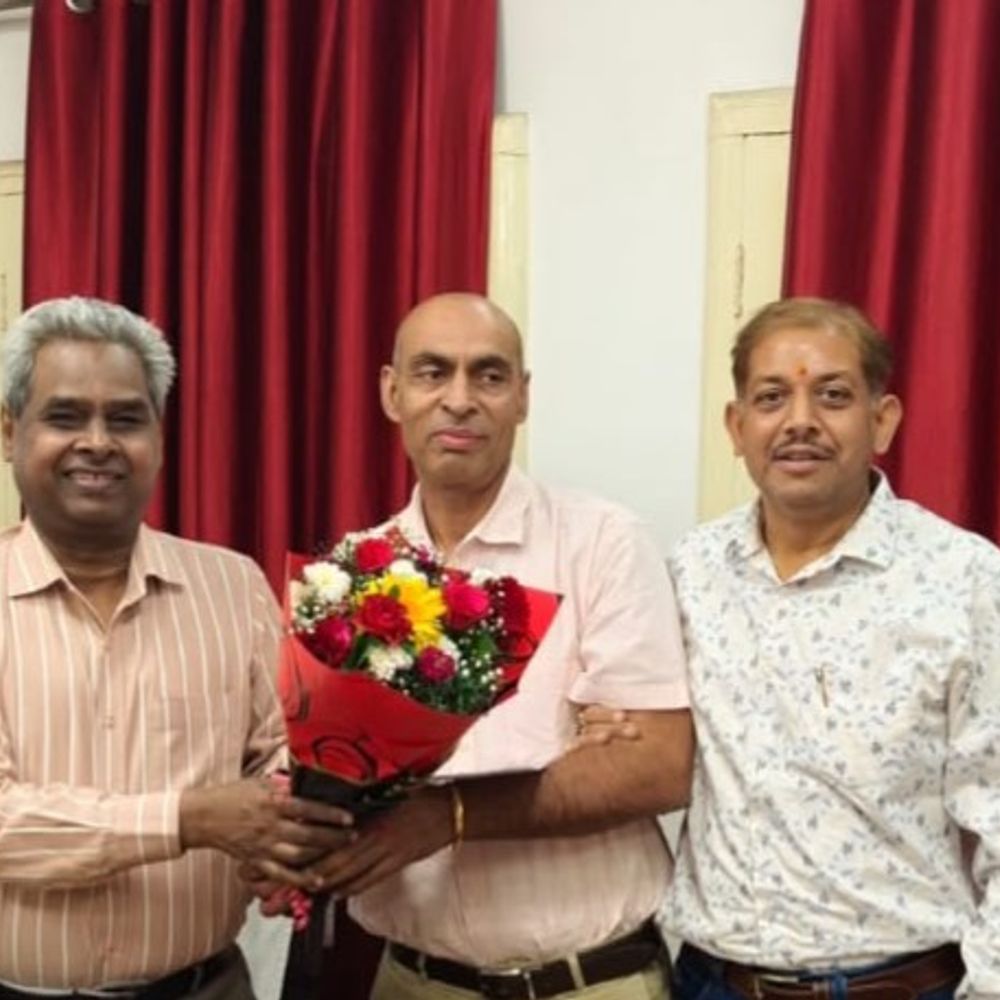 मेरठ के LLRM मेडिकल कॉलेज को मिले नए CMS:डॉ. अजीत कुमार ने संभाला कार्यभार बोले- हर मरीज को बेहतर इलाज देने का प्रयास