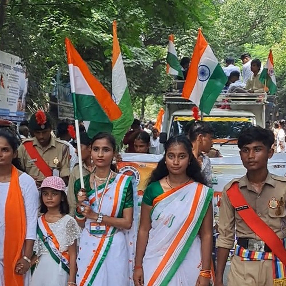 गोपालगंज में 1,000 फीट लंबे तिरंगे के साथ निकली यात्रा:800 से ज्यादा ABVP कार्यकर्ता और छात्र हुए शामिल, नारों से गूंजा शहर