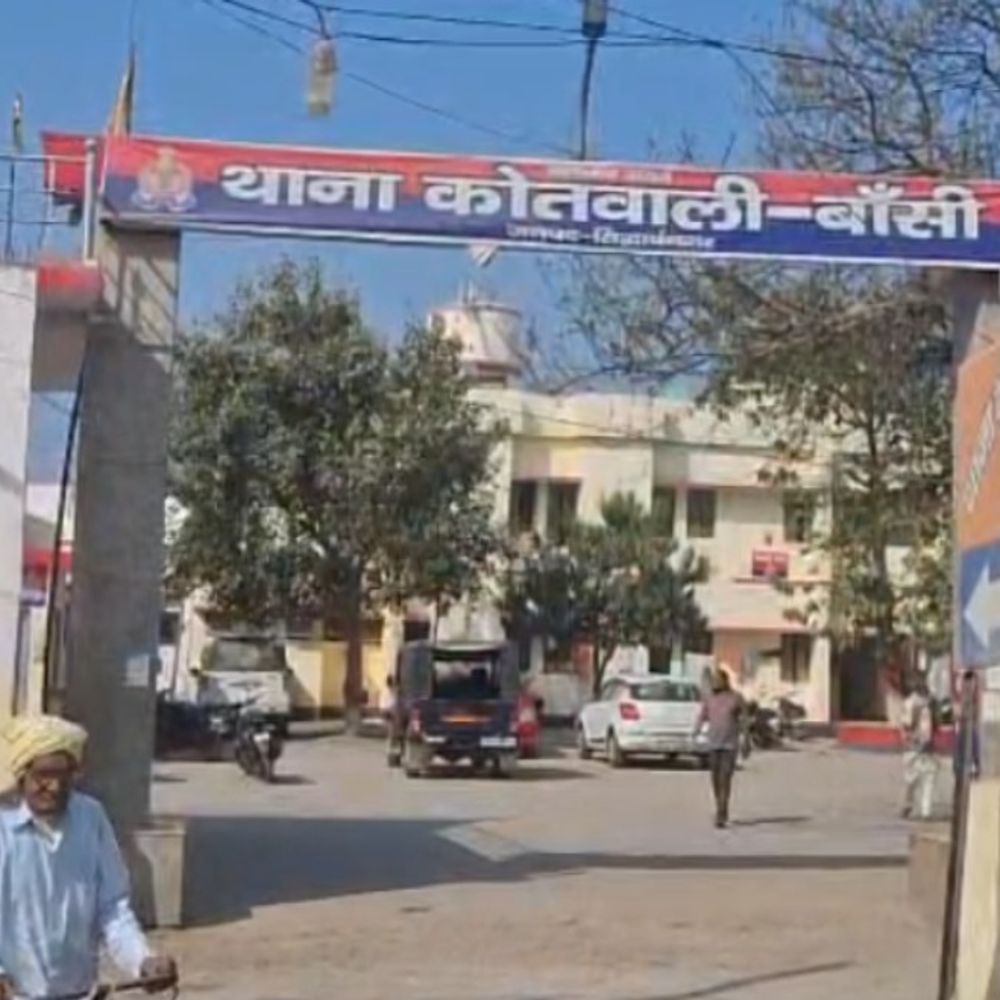 चोरी के मामले में कोर्ट के आदेश पर केस दर्ज:सिद्धार्थनगर में कार चोरी होने पर नहीं की थी कार्रवाई, पुलिस पर सवाल