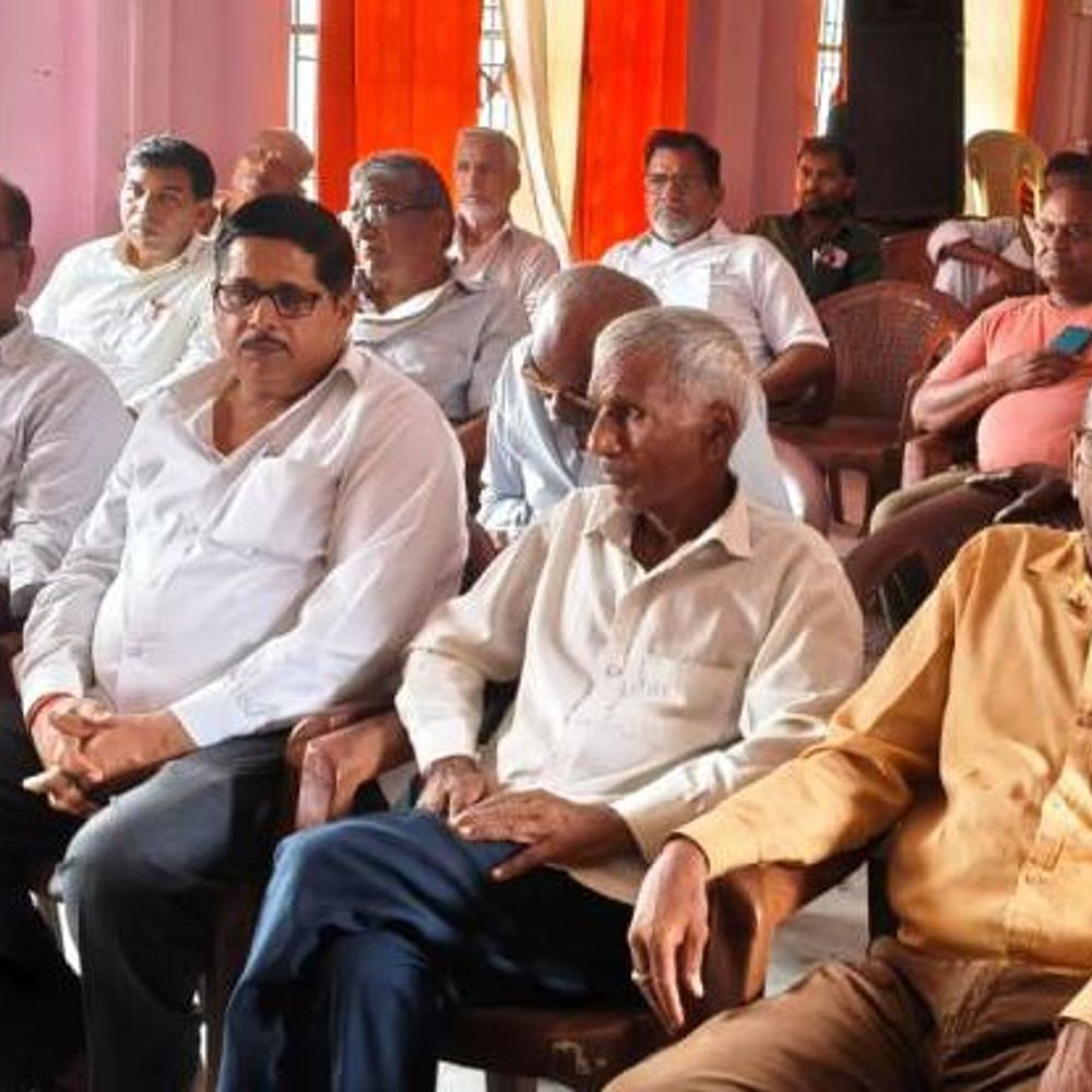 बस्ती में शिक्षकों ने बैठक कर उठाई मांग:पुरानी पेंशन और टीईटी अनिवार्यता खत्म करने की मांग