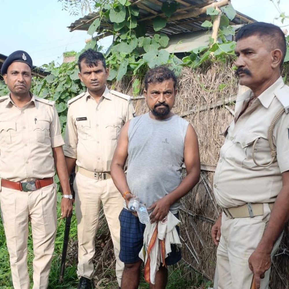 मधुबनी में उत्पाद विभाग की छापेमारी, नौ गिरफ्तार:102 स्थानों पर की गई कार्रवाई में 350 लीटर देसी शराब जब्त किया गया