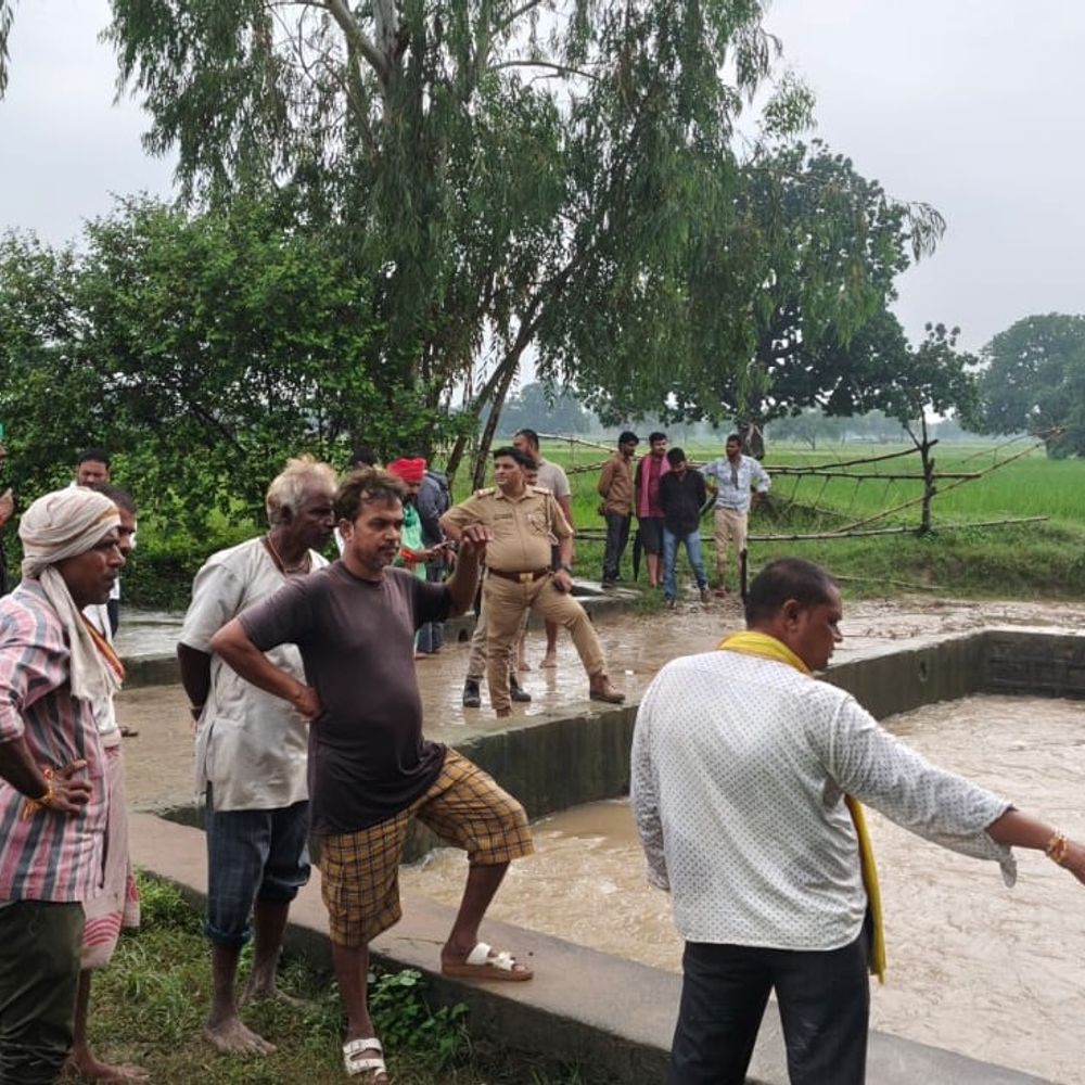 चित्रकूट में किशोरी नाले में बही:हाथ-पैर धोते समय फिसली, तलाश अभियान जारी; दीवार गिरने से वृद्ध की मौत