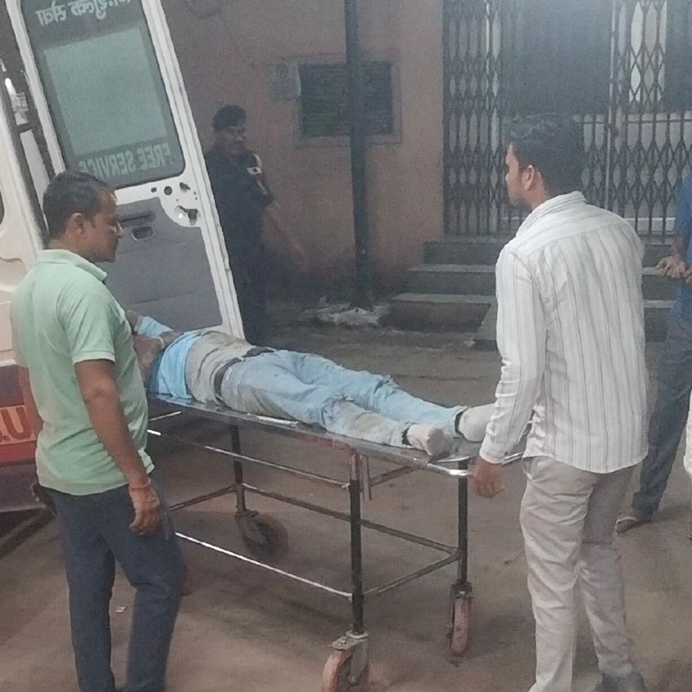 ललितपुर में दो घंटे में 6 लोग घायल:बाइक दुर्घटनाओं में तीन गंभीर, झांसी रेफर
