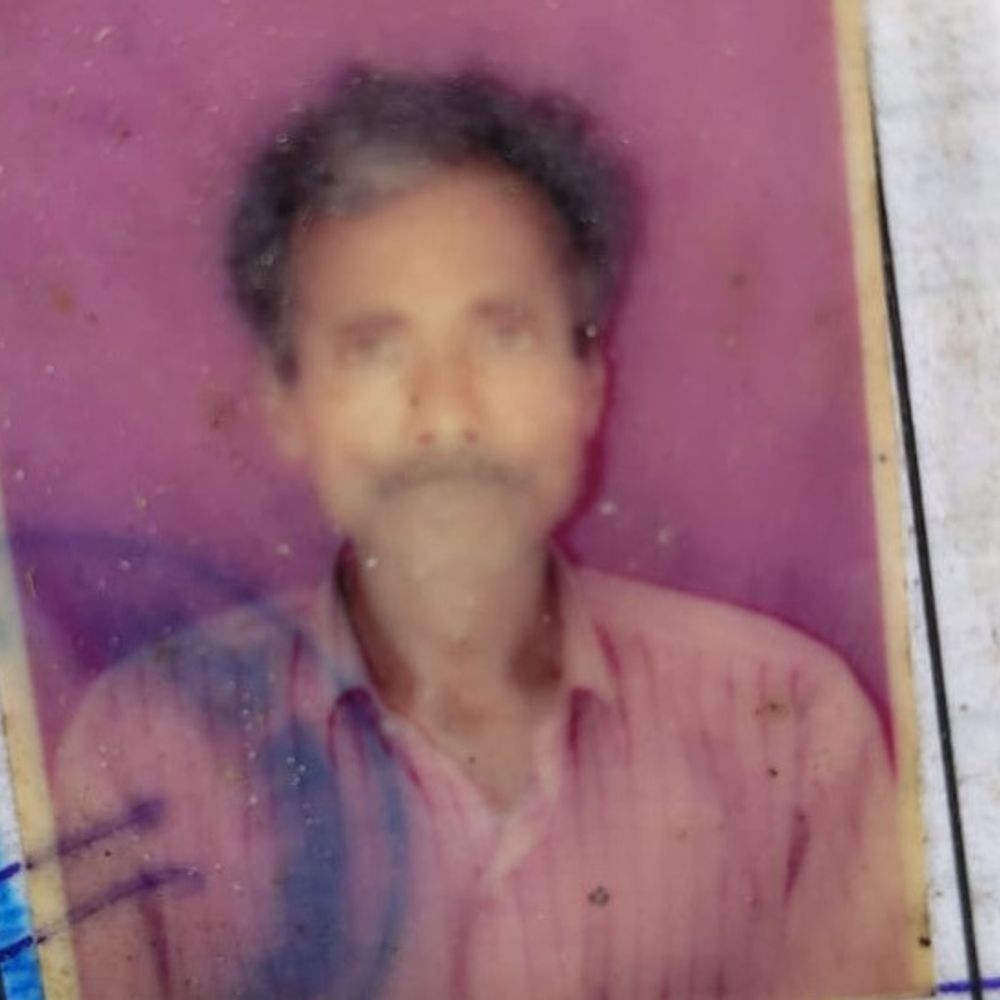 संभल में पिता की संदिग्ध हालत में मौत, बेटा फरार:शराबी बेटे पर हत्या का शक, 8 बीघा जमीन से जुड़ा है विवाद