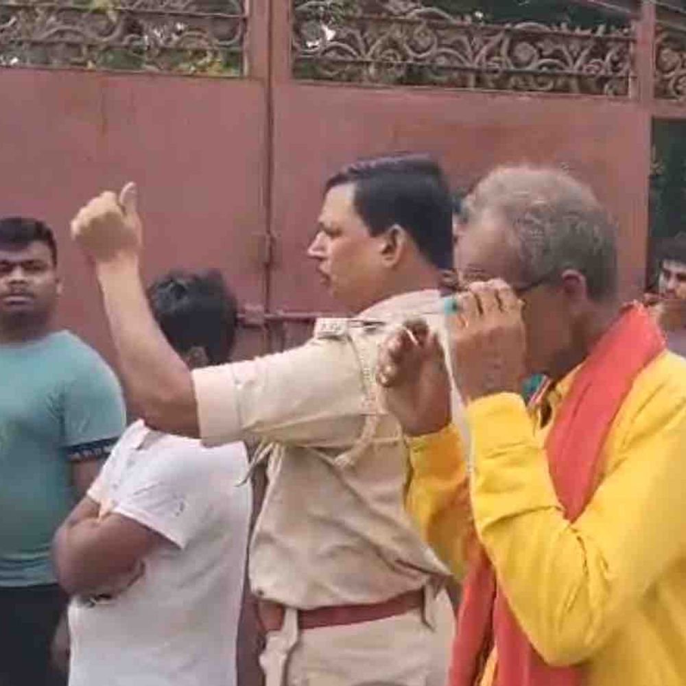 पूर्व सांसद रामादेवी-पूर्व मंत्री श्याम बिहारी के घर चोरी:मोतिहारी में 14 जून से बंद था घर, सफाईकर्मी ने टूटा हुआ गेट देखा