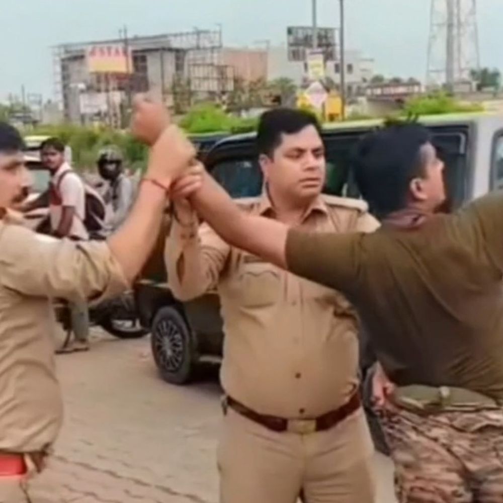 मेरठ में अग्निवीर ने पुलिसकर्मियों से धक्का-मुक्की की:नशे की हालत में लोगों से लड़ रहा था, जानकारी पर पहुंची पुलिस से भिड़ गया