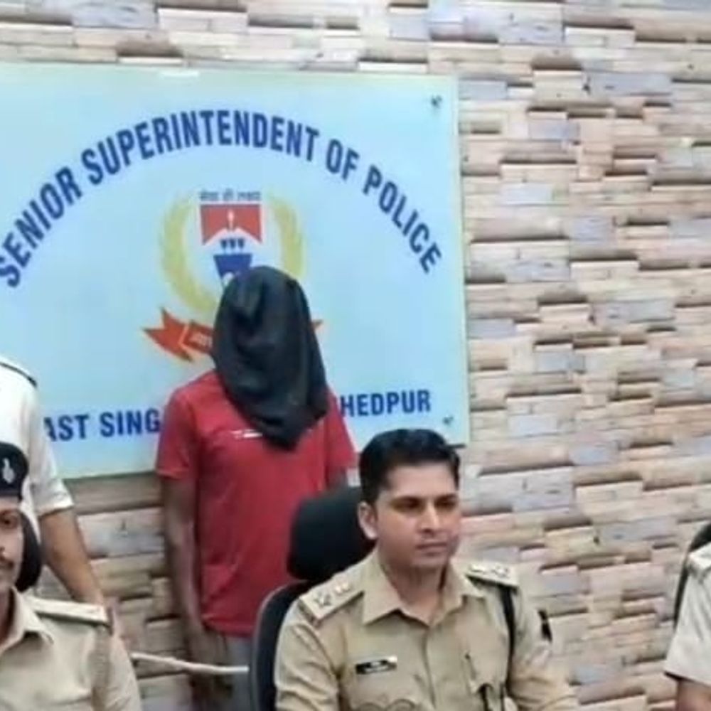 जमशेदपुर में 3.865 किलो गांजा के साथ युवक गिरफ्तार:तस्करी में प्रयुक्त बोलेरो जब्त, ओडिशा कनेक्शन की जांच जारी