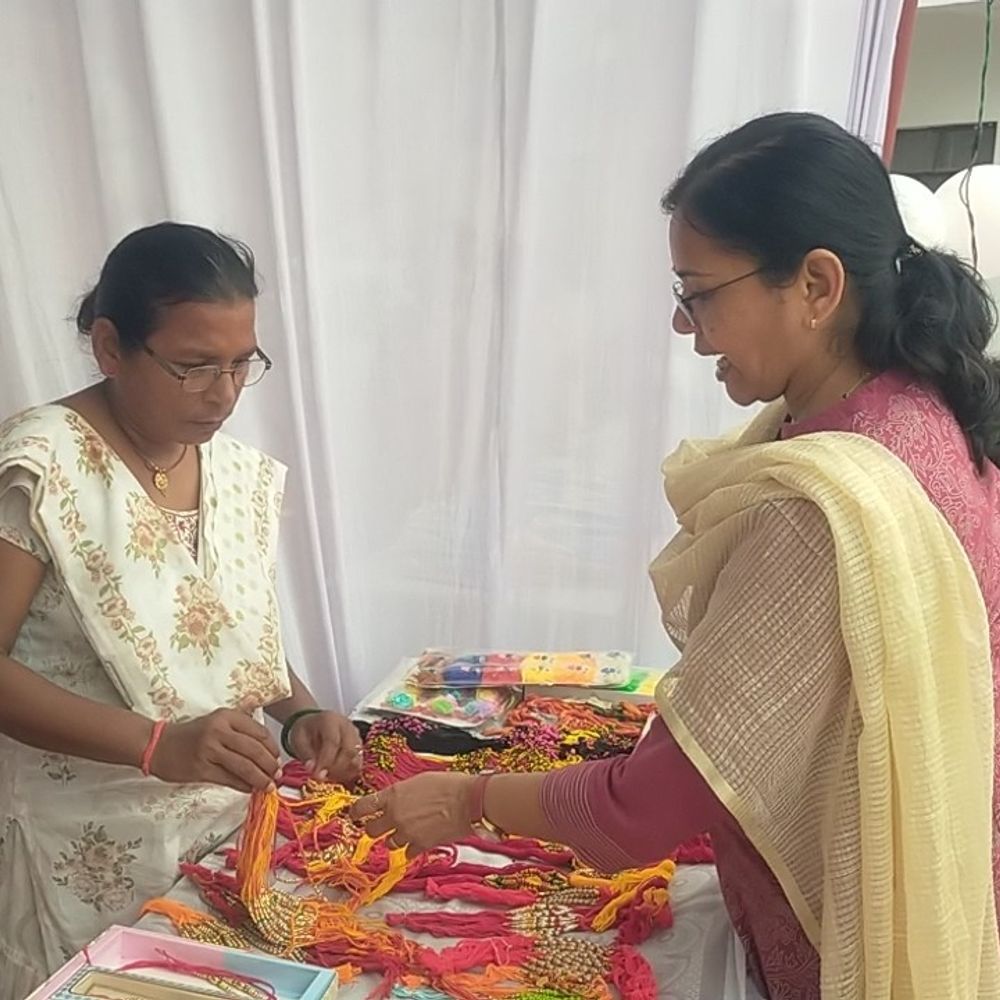 रतापुर में ‘तिरंगा मेला’ का आयोजन:हर घर तिरंगा अभियान के तहत स्वयं सहायता समूह ने लगाए स्टाल
