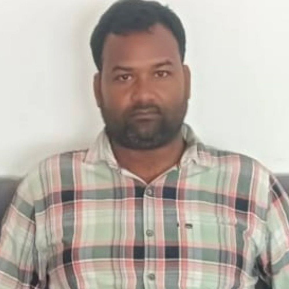 जानलेवा हमला केस में भागा पैक्स अध्यक्ष गिरफ्तार:बेतिया में वारंट के आधार पर पुलिस ने की कार्रवाई