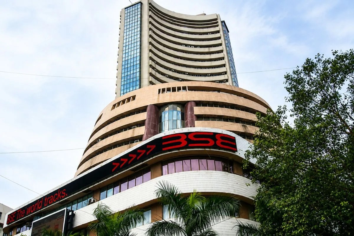 Share Market Today: भारी उतार-चढ़ाव के बाद हरे निशान पर बंद हुआ मार्केट, ऑटो और मेटल शेयरों में आई सबसे अधिक तेजी
