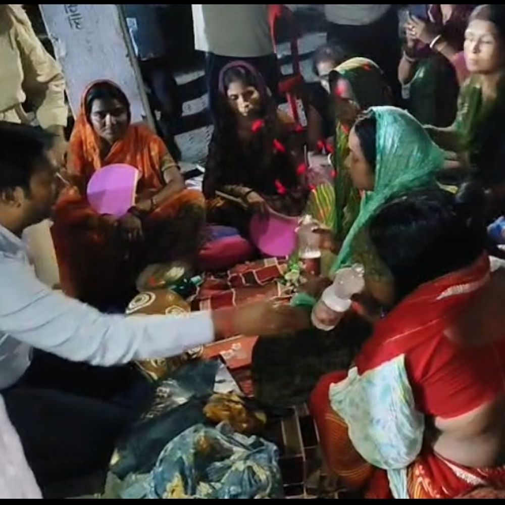 मशरूम क्लस्टर मामले में एसडीओ कोर्ट में वाद दायर:19 अगस्त को होगी सुनवाई, 2 दिन से जीविका दीदियां अनशन पर बैठी थीं