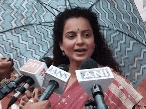 नसीरुद्दीन शाह को लोमड़ी कहने पर कंगना की सफाई:बोलीं- जब देखो पाकिस्तान के प्रेम में मरे रहते हैं; यह लव स्टोरी खत्म कब होगी?
