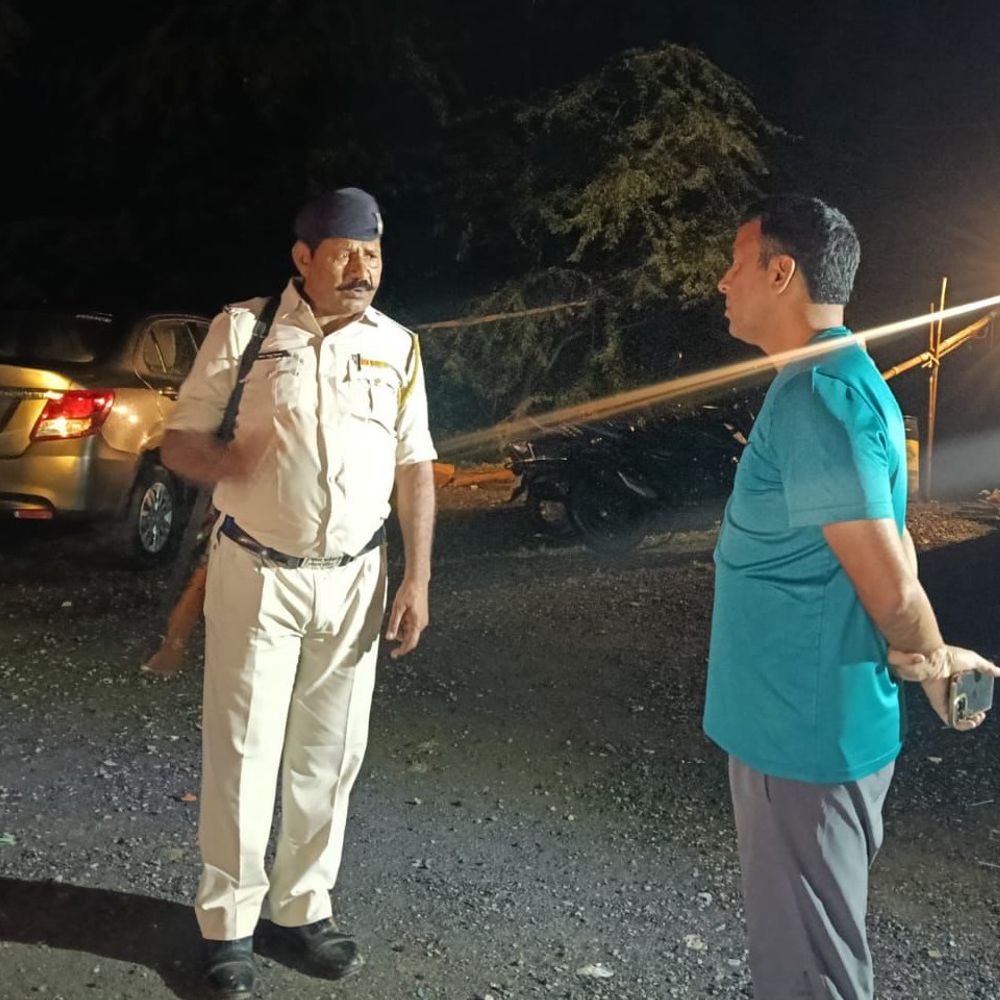 चंबल में अवैध रेत उत्खनन पर पुलिस सख्त:रात में नाकों का औचक निरीक्षण, संदिग्ध वाहनों की जांच के निर्देश