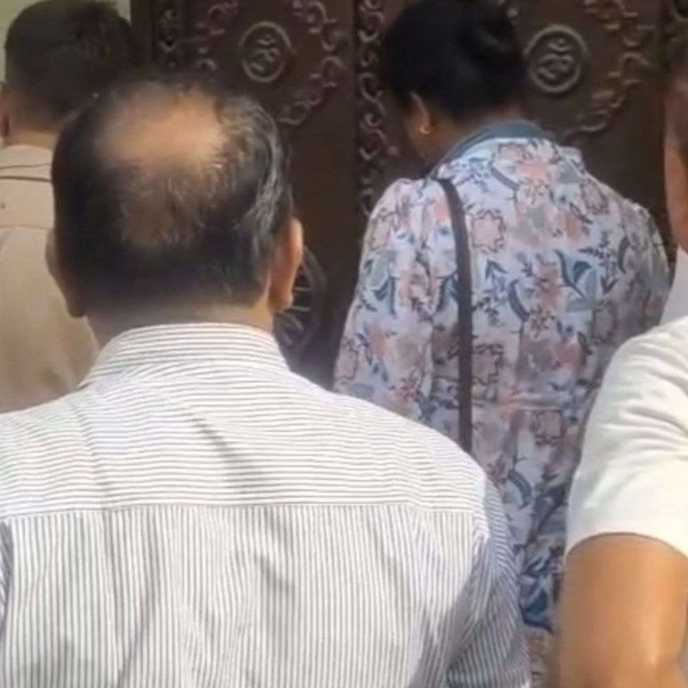 सूने घर में करीब 40 लाख की चोरी:रक्षाबंधन पर मायके गई थी ब्यूटी पार्लर संचालिका, लौटने से पहले टूटे मिले ताले