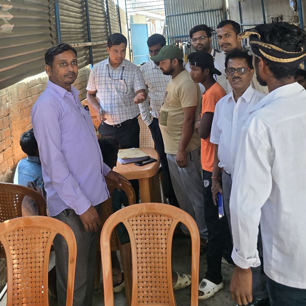 दरभंगा में श्रम विभाग ने दुकान में मारा छापा:2 बच्चों का किया रेस्क्यू, जिले में अब तक 21 बाल श्रमिकों को कराया गया मुक्त