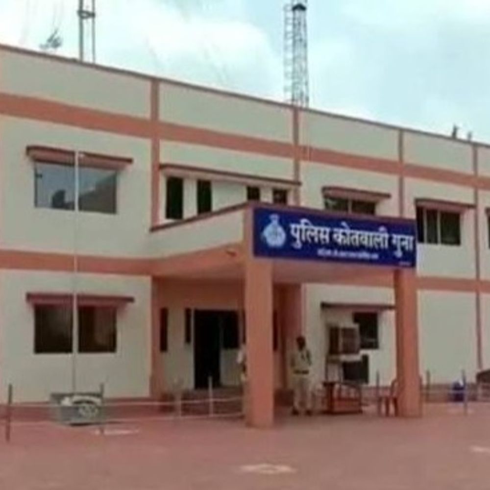 RSS को बताया ‘फर्जी संस्था’, गुना में युवक पर FIR:सोशल मीडिया पोस्ट के बाद कार्रवाई; कमेंट्स के 9 पेज स्क्रीनशॉट पुलिस को सौंपे गए