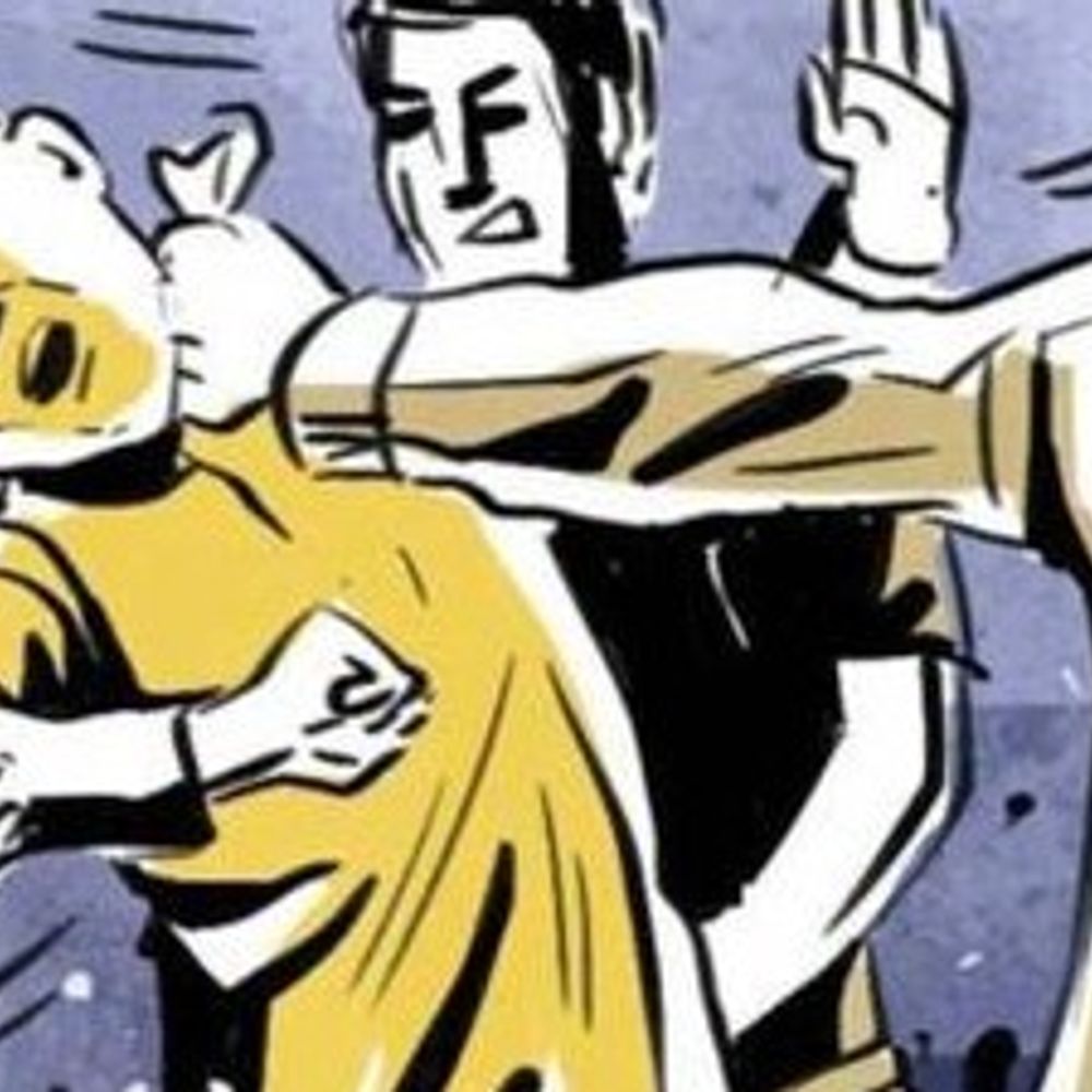 CSC सेंटर संचालक से 30 हजार की लूट:रायगढ़ में 3 बदमाश मोबाइल लूटकर भागे, डंडे से पीटा, जान से मारने की भी दी धमकी