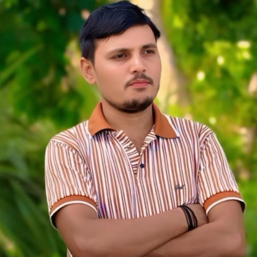 भोजपुर- करंट लगने से किसान की मौत:धान के खेत में सोहनी करने गया था, आधे घंटे बाद ग्रामीणों की नजर पड़ी