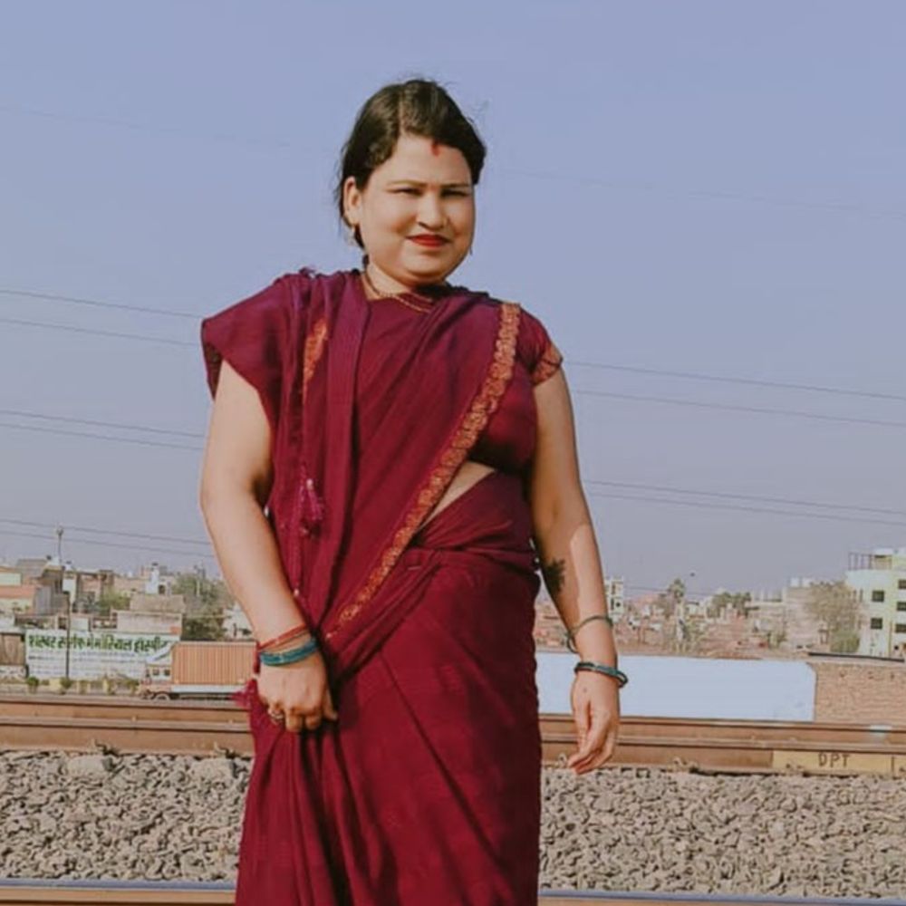 भोजपुर- रोड एक्सीटेंड में महिला की मौत:बेटे की नौकरी के लिए मांगी थी मन्नत, पूजा कर वापस घर लौट रही थी; ट्रक ने रौंदा