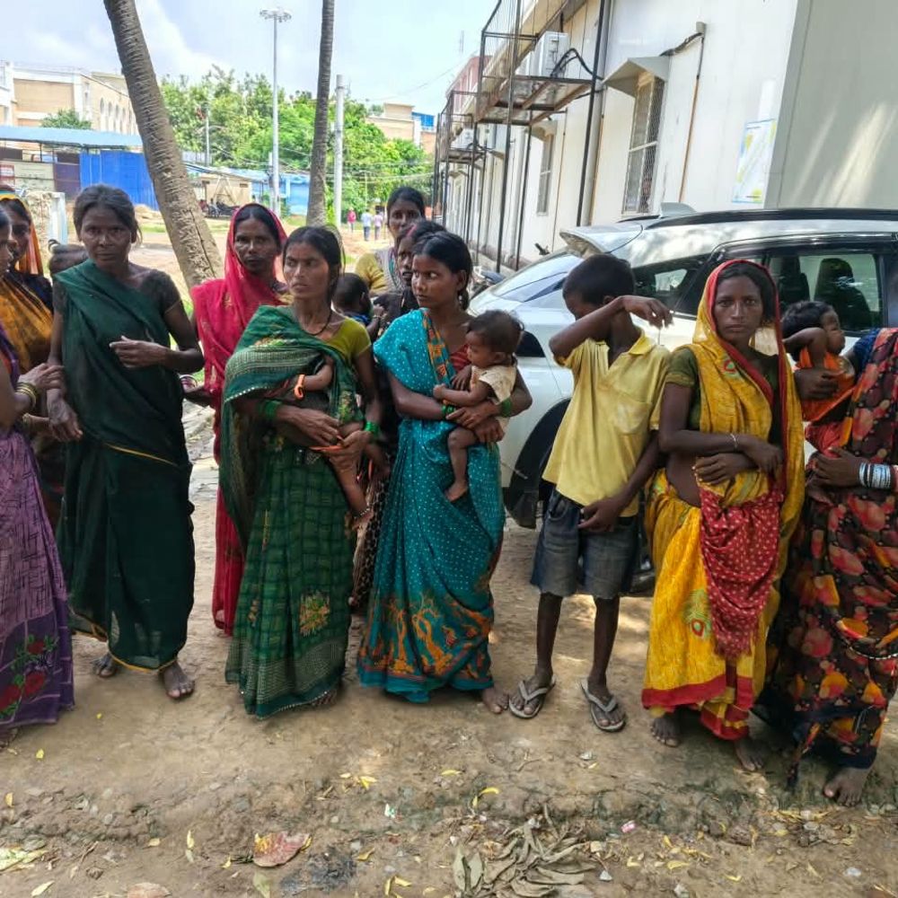 भोजपुर में ट्रैक्टर के नीचे दबने से ड्राइवर की मौत:चिमनी भट्‌टा से रबीश लादकर जा रहा था, रास्ते में अनियंत्रित होकर पलटा ट्रैक्टर
