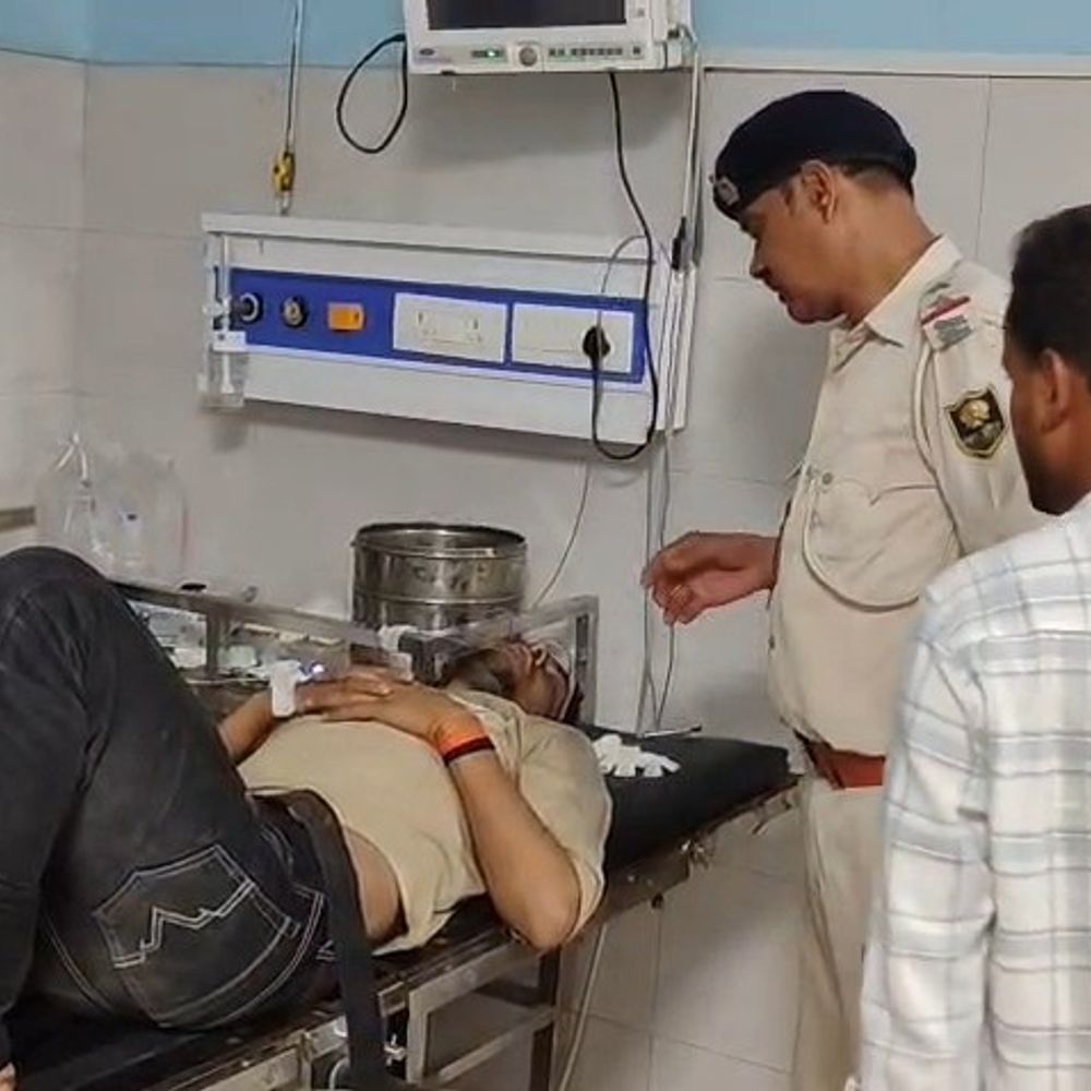 भोजपुर- जहर खाकर युवक ने किया सुसाइड:घर से गुजरात जाने के लिए निकला था, रेलवे स्टेशन पर बेहोशी की हालत में मिला