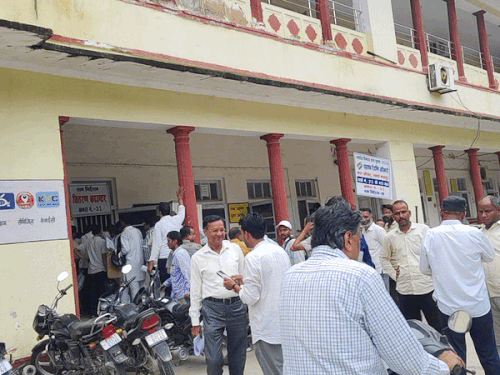 नामांकन के पहले दिन एक भी पर्चा दाखिल नहीं:फॉर्म लेने के लिए उमड़ी भीड़, निकाय चुनावों की सभी तैयारियां पूरी