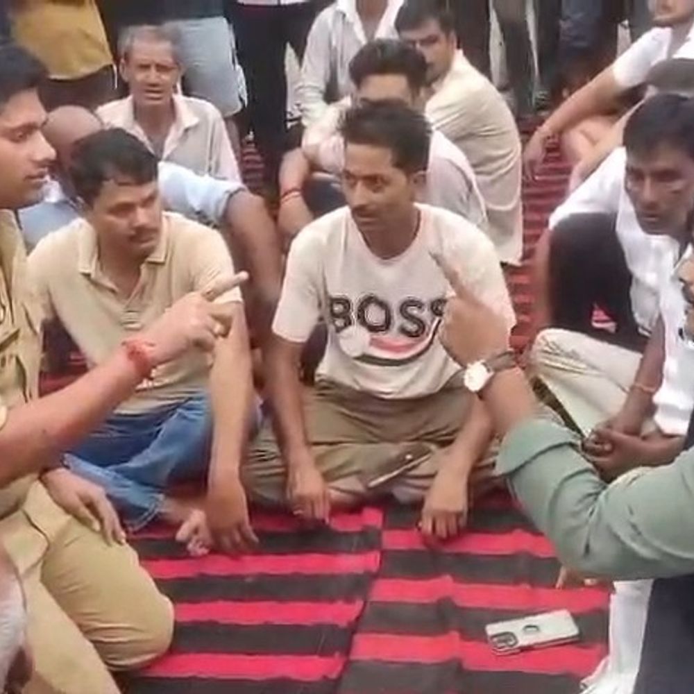 मंत्री की चापलूसी करो खाली… हम दो बार रहे:देवबंद में बिजली कटौती को लेकर ग्रामीण, सीओ से भिड़े कार्तिकेय राणा, बोले; 10 घंटे भी नहीं मिल रही बिजली