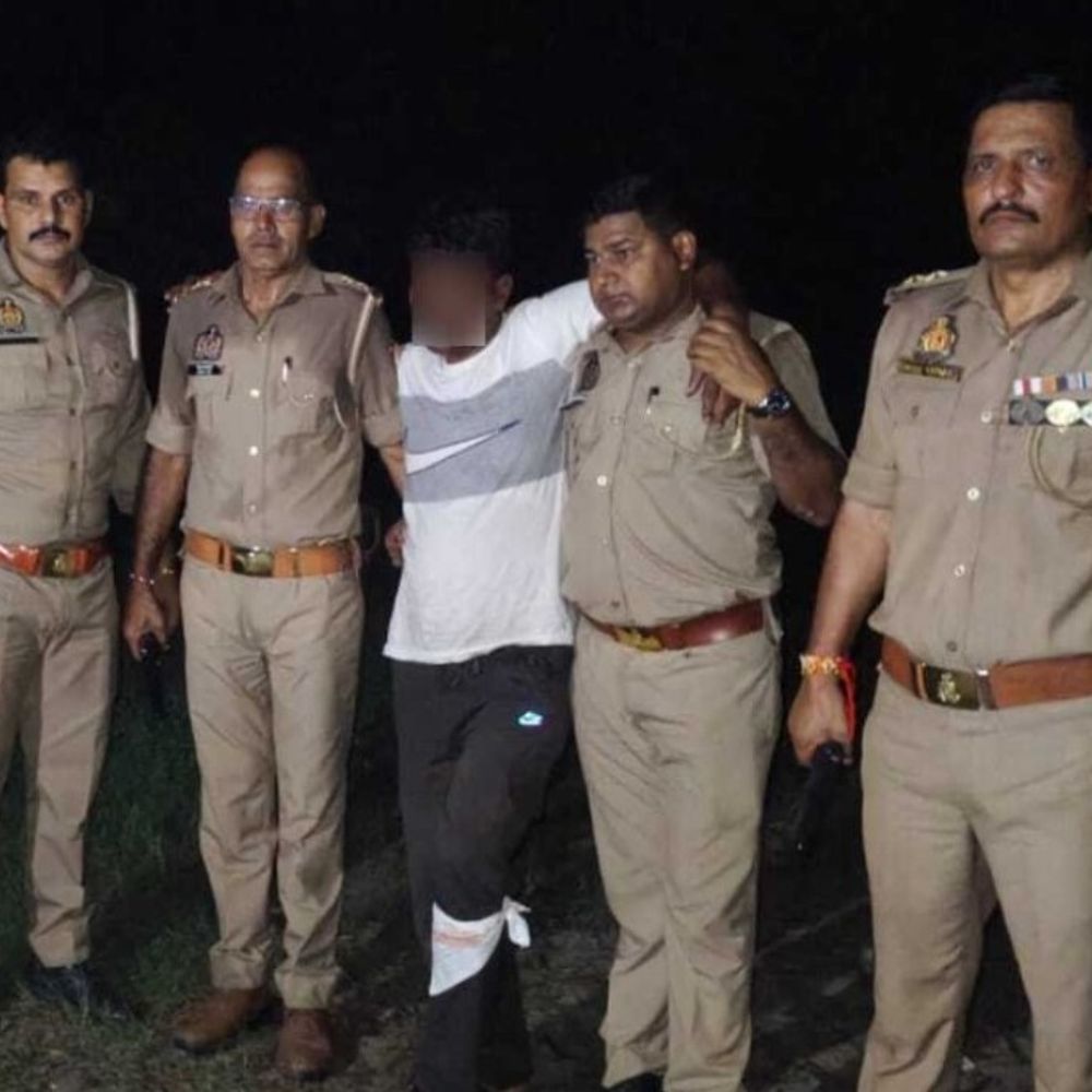सहारनपुर में पुलिस मुठभेड़ के बाद गोकश अरेस्ट:आम के बाग में गोवंश को पेड़ से बांधकर गोकशी की कर रहा था तैयारी, काउंटर फायरिंग में बदमाश के पैर में लगी गोली