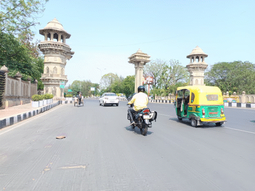 लखनऊ में थमेगा अब बारिश का दौर:बढ़ेगा पारा व उमस, मानसून में सामान्य से 5 फीसदी कम बरसात