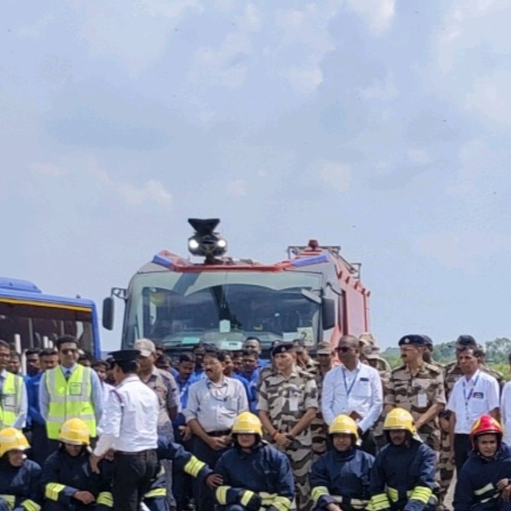 गयाजी एयरपोर्ट पर आपात स्थिति से निपटने का रिहर्सल:आग बुझाने से लेकर यात्रियों को बचाने का अभ्यास, विमान दुर्घटना की काल्पिनक स्थिति बनाई