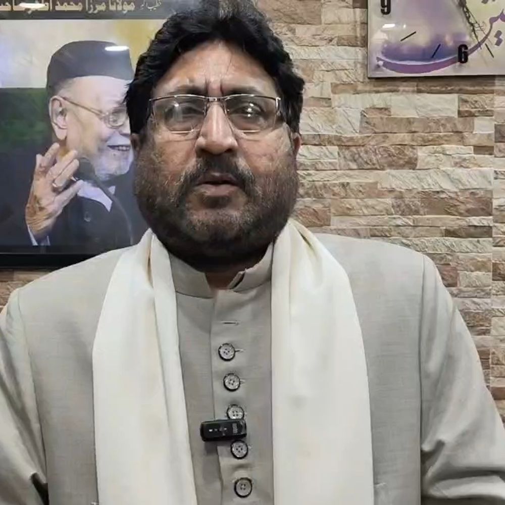 लखनऊ मौलाना ने हिजाब फैसले पर पुर्नविचार कि मांग किया:यासूब अब्बास बोले – कोर्ट कि लाठी से हिजाब उतारा जा रहा