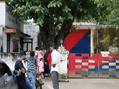 जेल में दीवार पार-कर कैदियों तक पहुंचा तंबाकू का पार्सल:सुरक्षा के दावों की खुली पोल, पहले भी सामने आ चुकी है लापरवाही