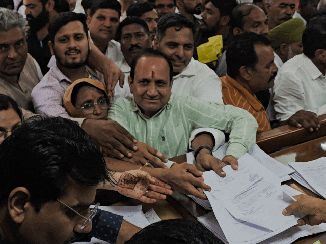 नागौर में एक वार्ड से भाजपा-कांग्रेस के 3-3 दावेदार:111 प्रत्याशियों ने निर्दलीय पर्चा भरा, RLP भी मैदान में; बगावत की आशंका बढ़ी