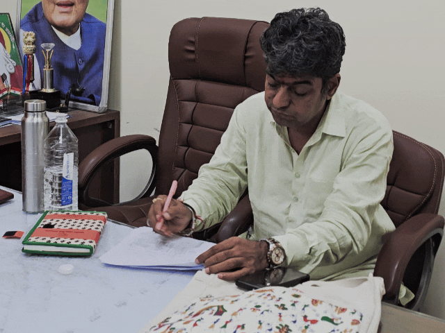 नागौर में 12 भाजपा उम्मीदवारों को नॉमिनेशन के आदेश:फोन आए तो समर्थकों ने आतिशबाजी कर मनाया जश्न