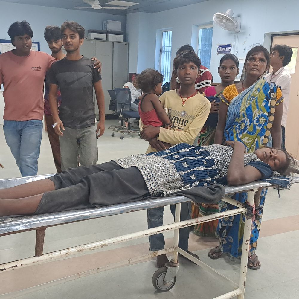 गोपालगंज में भतीजे ने बुआ और बेटी को पीटा:परिजनों ने अस्पताल में भर्ती कराया, जमीन विवाद में लाठी-डंडे और कड़ा से हमला