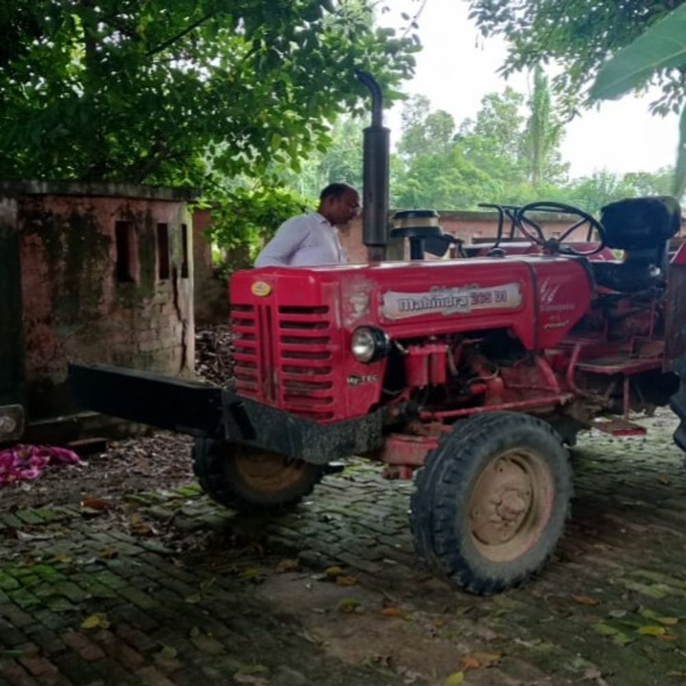 शाहजहांपुर में अवैध खनन जारी:खनन अधिकारी ने पीछा कर दो ट्रैक्टर-ट्रॉलियां जब्त कीं