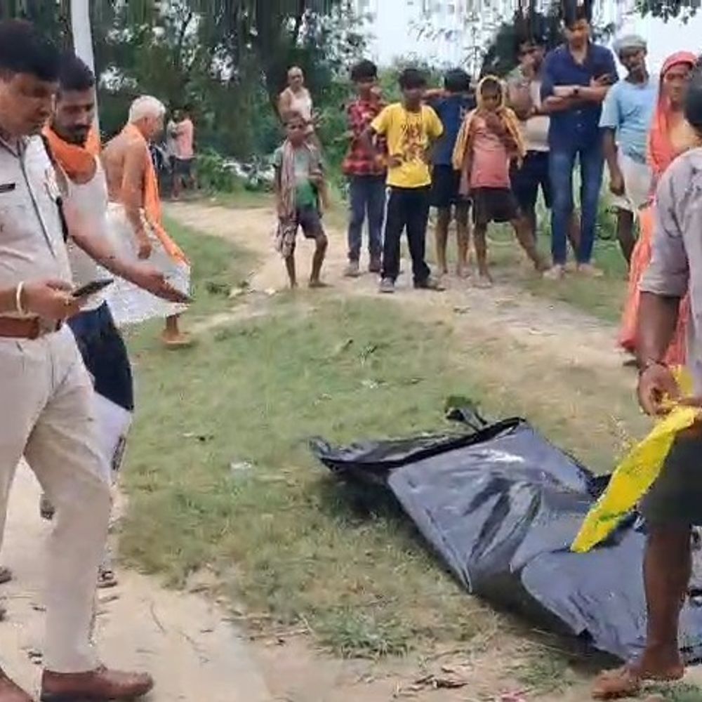 बाया नदी में मिली अज्ञात लड़की की लाश:अर्धनग्न स्थिति में पानी में उपला रही थी, नाबालिग की पहचान में जुटी पुलिस