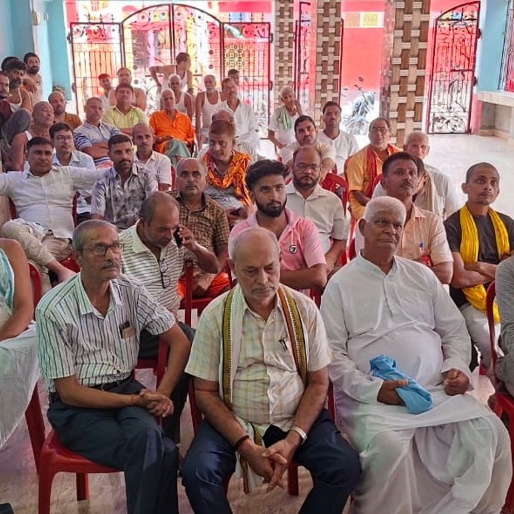 सिमरिया सिक्सलेन गोलंबर पर दिनकर की प्रतिमा लगाई जाए:सिमरिया गांव में हुई आमसभा, बेगूसराय में संघर्ष समिति बनाने का लिया निर्णय