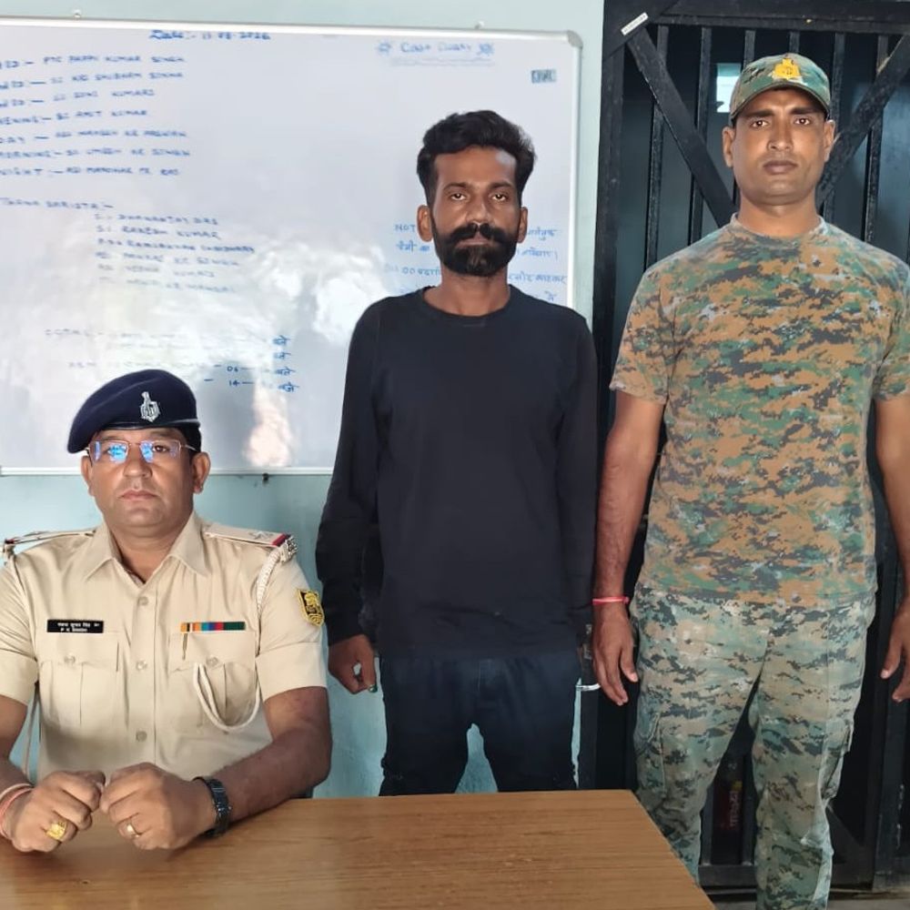 शेखपुरा में 13 साल बाद हत्या का आरोपी गिरफ्तार:नवादा में गोली मारकर शख्स का किया था मर्डर, कुर्की वारंट जारी