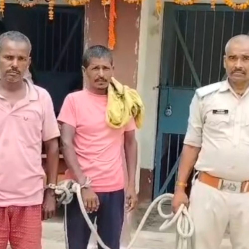 शेखपुरा में शराब निर्माण अड्डे पर छापा, FIR दर्ज:2 कारोबारी अरेस्ट, 215 लीटर शराब- उपकरण मिले ; पहले भी जा चुके हैं जेल