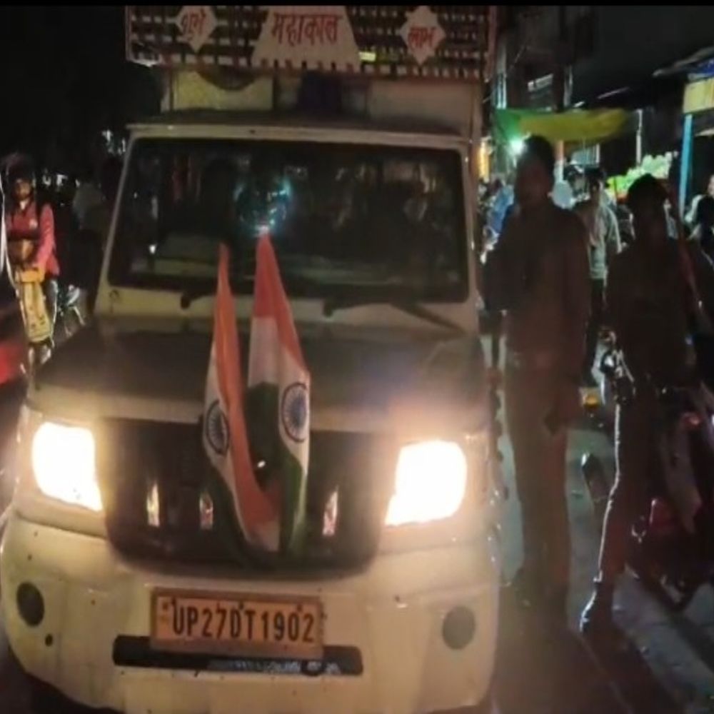 खाद कालाबाजारी में संघ प्रभारी, चालक पर FIR:किसानों के अंगूठे लगवाकर पीओएस से खारिज 60 बोरी डीएपी बेची, तिरंगें झंडों का उठाया फायदा